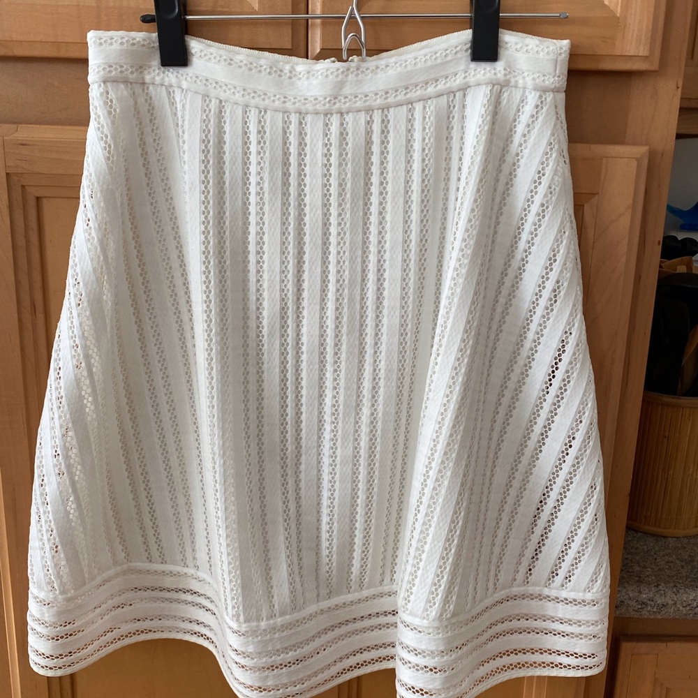 Adorable white J Crew skirt EUC